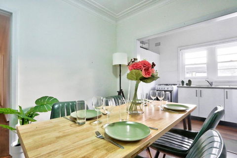Charming 3 Bedroom On The Edge Of Downtown Glebe - Pubs and Clubs 3