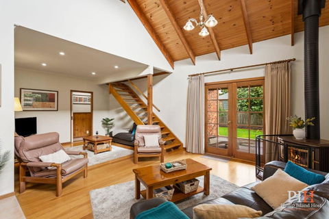 Charming 3-Bedroom Retreat - Pubs and Clubs 1