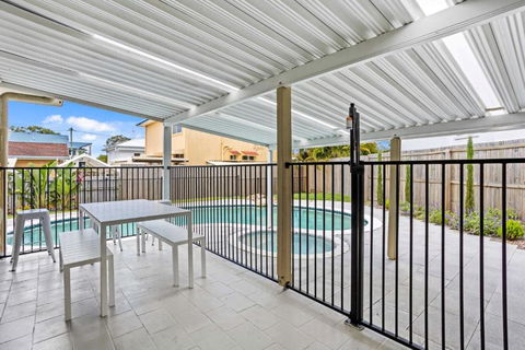 Charming Home Away From Home! - Pubs and Clubs 3