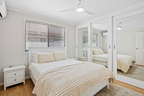 Charming Home Away From Home! - Pubs and Clubs 2