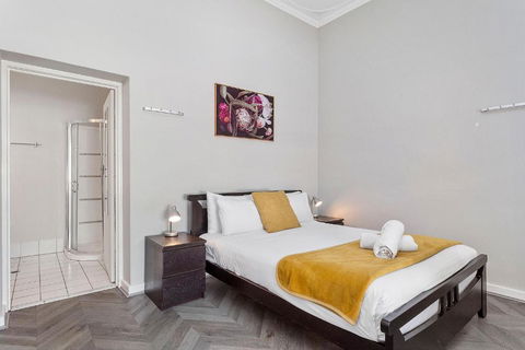 Central Fremantle Hideaway Studio - Pubs and Clubs 3