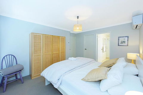 Casselton Loop - The White House - Pubs and Clubs 3