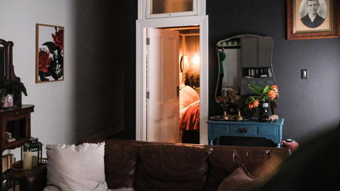 Charming Vintage Flat Near Newtown. 11am Checkout. - Pubs and Clubs 4