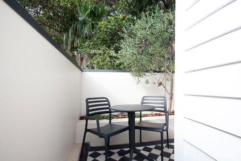 Chic And Characterful Studio Apartment - Pubs and Clubs 4