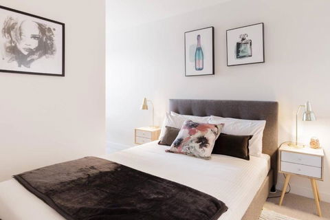 Chasing Skylines - Chic & Contemporary Living - Pubs and Clubs 1