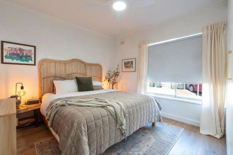 Chic Fully Renovated Mile End Retreat 10 Min Walk To CBD And Close To Cafes - Pubs and Clubs 0