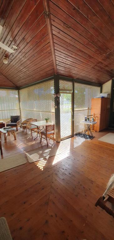 Chinnock B&B - Pubs and Clubs 1