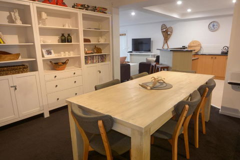 Christiana 5 - Pubs and Clubs 3