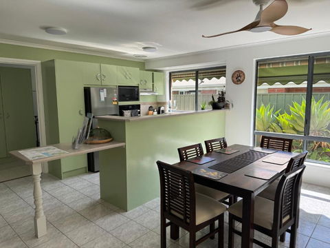 Cin Cin At Mclaren - Pubs and Clubs 3