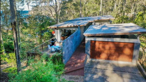 Circuit Beach House - A Piece Of Paradise! - Pubs and Clubs 0