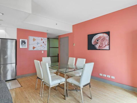 City 3bd Oasis - Pubs and Clubs 4