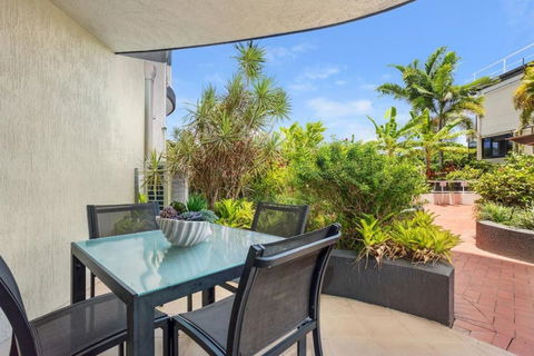 City Centre Unit On The Esplanade - Pubs and Clubs 4