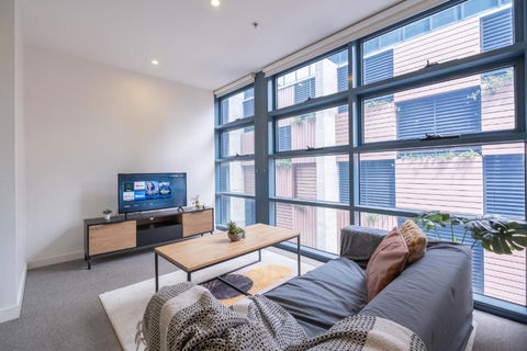 City Convenience 1br Apt Cbd Melbourne - Pubs and Clubs 0
