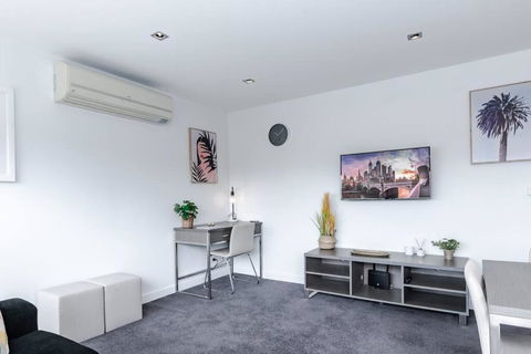 City Views 202 In St Kilda - Pubs and Clubs 1