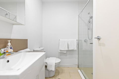 Cityscape In The Heart Of Melbourne - Pubs and Clubs 3