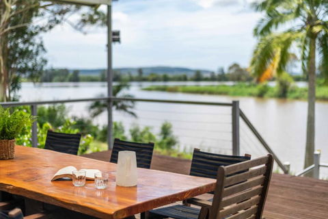 Clarence River Retreat - Oceanstays - Farmstay & Jetty - Pubs and Clubs 2