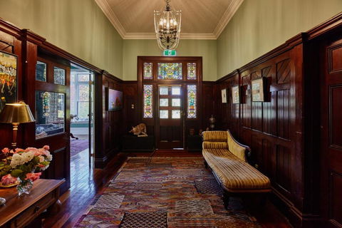 Clifton Homestead - Pubs and Clubs 2