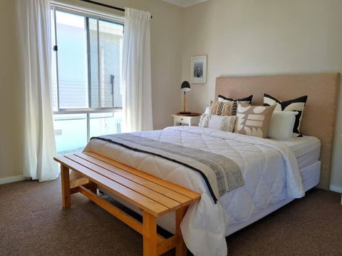 Cloud 9 - Pubs and Clubs 4