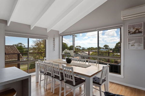 Coastal Comfort Retreat Cowes Phillip Island - Pubs and Clubs 2