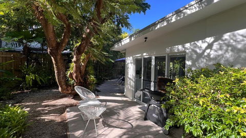 Coastal Chill On Garrick - Pubs and Clubs 4