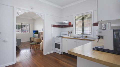 Coast Along - Ettalong Beach - Pubs and Clubs 4