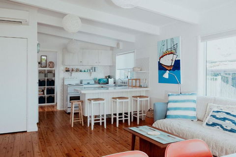 Coastal Cottage - Pubs and Clubs 2