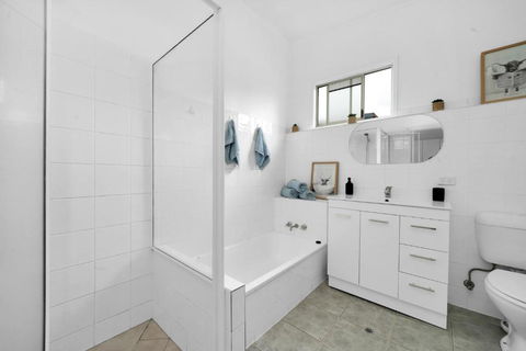 Coastal Cottage - Pubs and Clubs 2