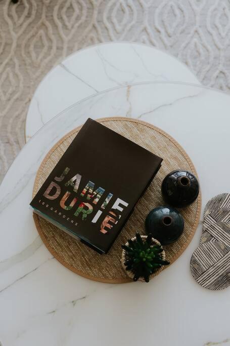 Coastal Elegance Luxurious Living - Pubs and Clubs 1