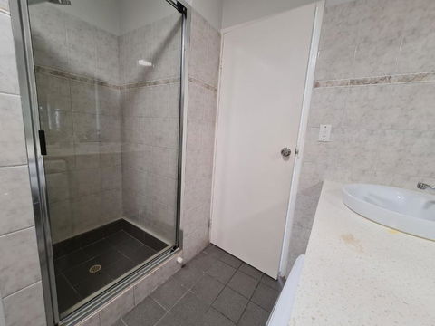 Coastal Living Iconic Scarborough Beach - Pubs and Clubs 2