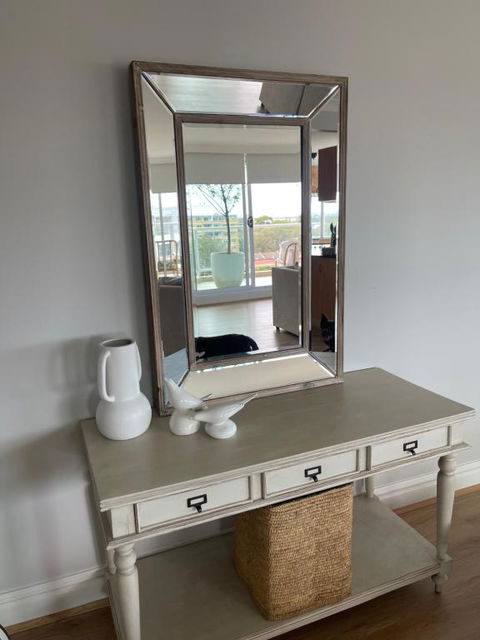 Coastal Luxury - Pubs and Clubs 0