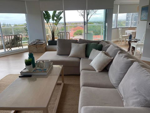 Coastal Luxury - Pubs and Clubs 2