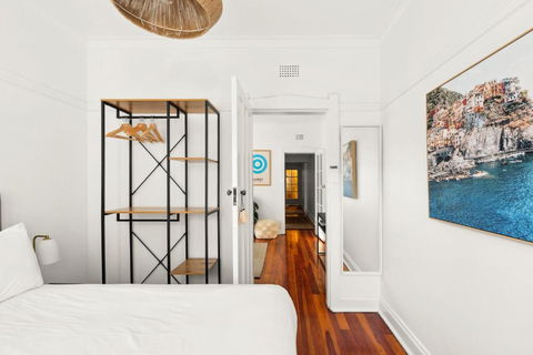 Coastal Retreat In The Heart Of Manly - Pubs and Clubs 4