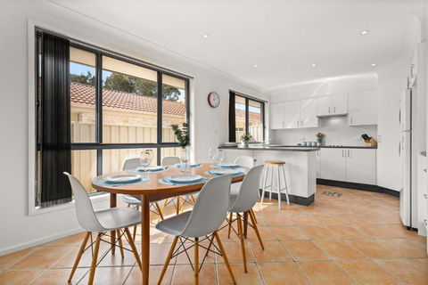 Coastal Villa By Experience Jervis Bay - Pubs and Clubs 4