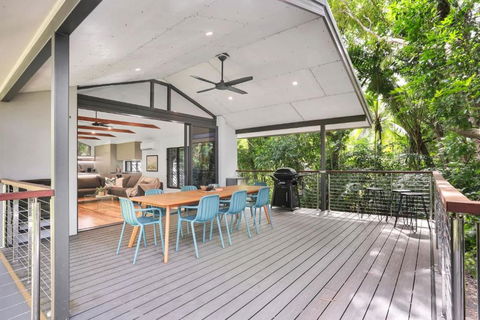 Coastal Woodland Retreat At Pixie Haven - Pubs and Clubs 0