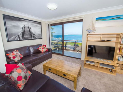 Collendina 15 19 Kurrawa Close Water Views And Wifi - Pubs and Clubs 2