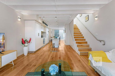 Comfort & Classic In Crows Nest - Pubs and Clubs 0