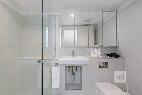 Comfort & Classic In Crows Nest - Pubs and Clubs 1