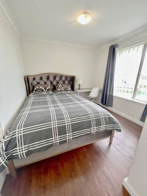 Comfort Getaway - Pubs and Clubs 3