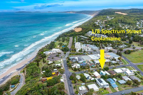 COOLAMAINE 1 Rainbow Beach - Pubs and Clubs 3