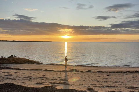 Crab Claw Cottage - Pubs and Clubs 1