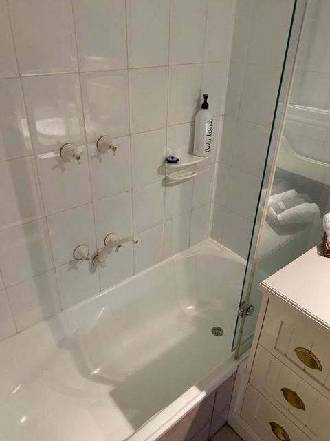 Creek Cottage Bed And Breakfast Traralgon - Go Out 4