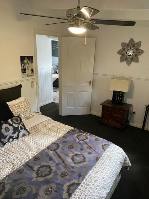 Creek Cottage Bed And Breakfast Traralgon - Go Out 2