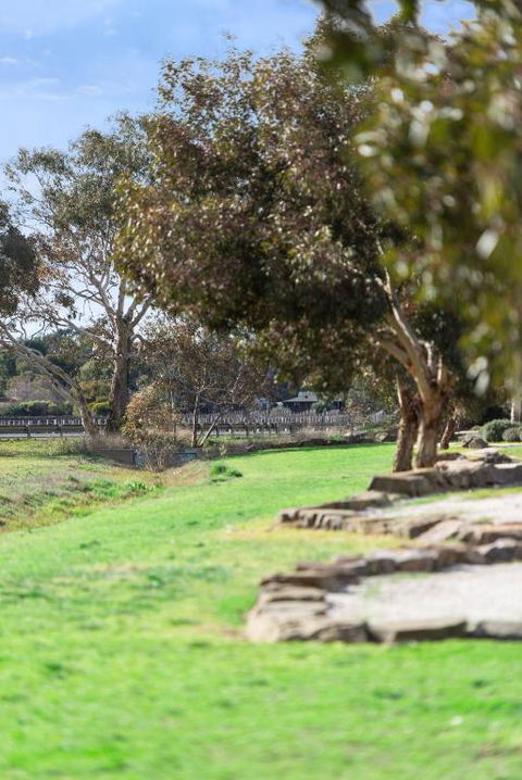 Crimson Ridge - Wines, Vines And Dine - Pubs and Clubs 4
