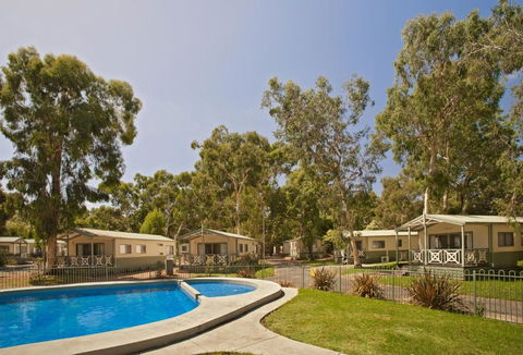 Crystal Brook Tourist Park - Pubs and Clubs 0