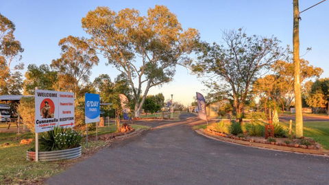 Cunnamulla Tourist Park - Pubs and Clubs 2
