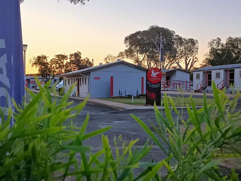 Cunnamulla Tourist Park - Pubs and Clubs 0