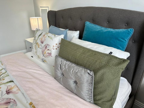 Daisy Cottage On Duke 3BR - Pubs and Clubs 1