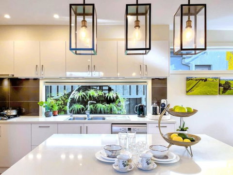 Delux Camberwell Sunny Townhouse - Go Out 1