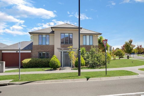 Deluxe Family Montpellier Gardens Estate - Burwood - Pubs and Clubs 1