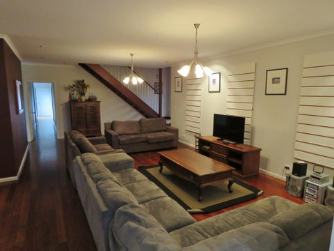 29 Church St, Cowes - Large Holiday House Close To Shops And Beach - Pubs and Clubs 1